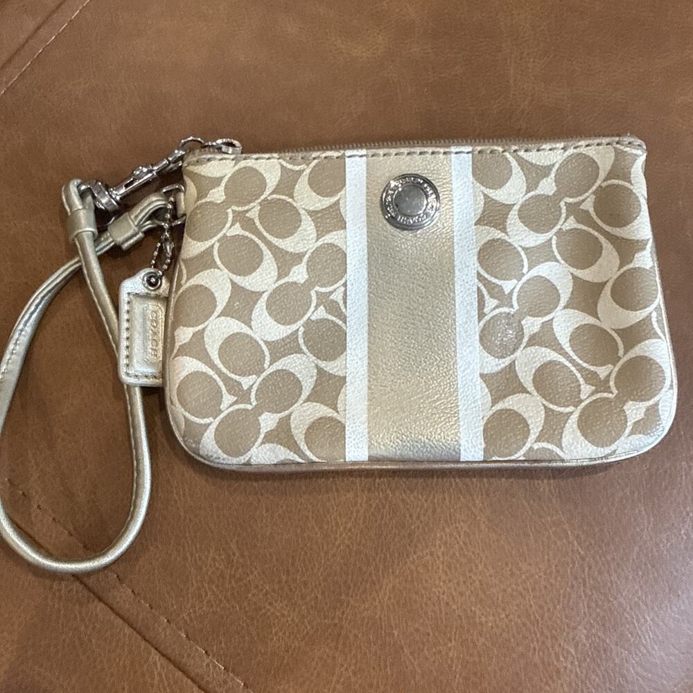 Coach Heritage Stripe Chelsea Khaki/Gold Signature Canvas Stripe Wristlet Flaws